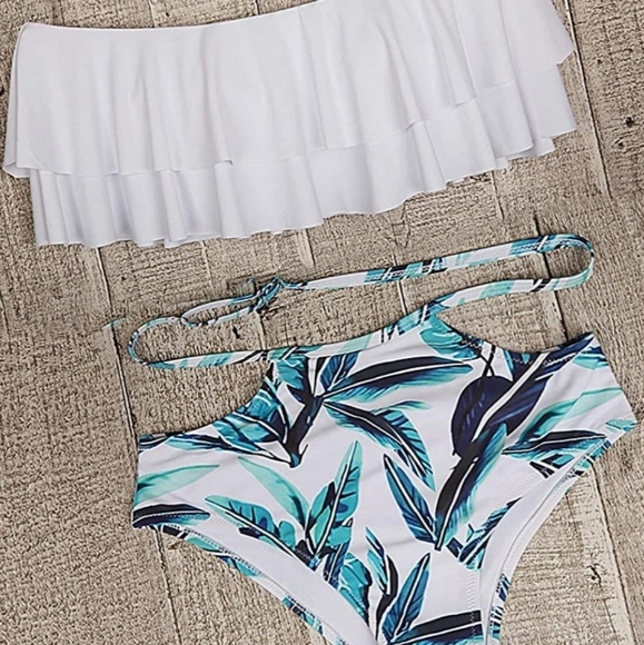 White Off Shoulder Ruffle Top & High Waisted Blue Floral Bottom Size S - Picture 3 of 12